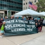 Inmigrantes indocumentados concluyen jornada nocturna de 3 días en el capitolio de Michigan para exigir licencias para todos
